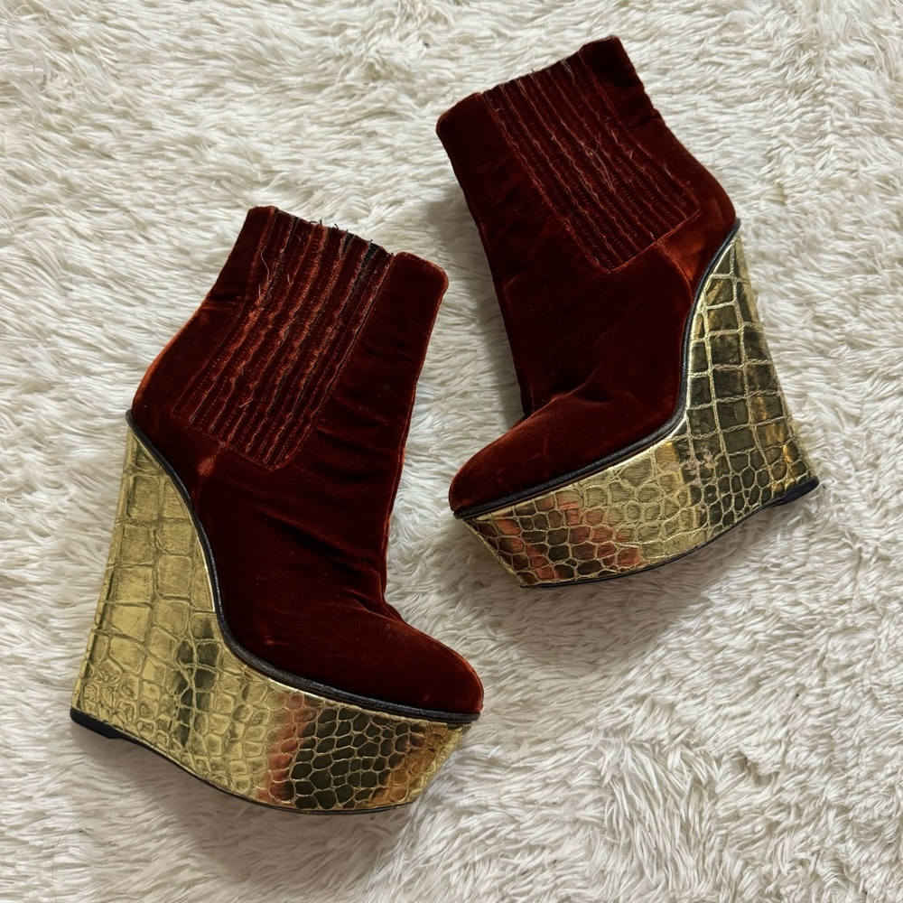 Giambattista Valli Italy Sz 36 Platform Wedge Velvet Red Gold Boots Shoes View 2